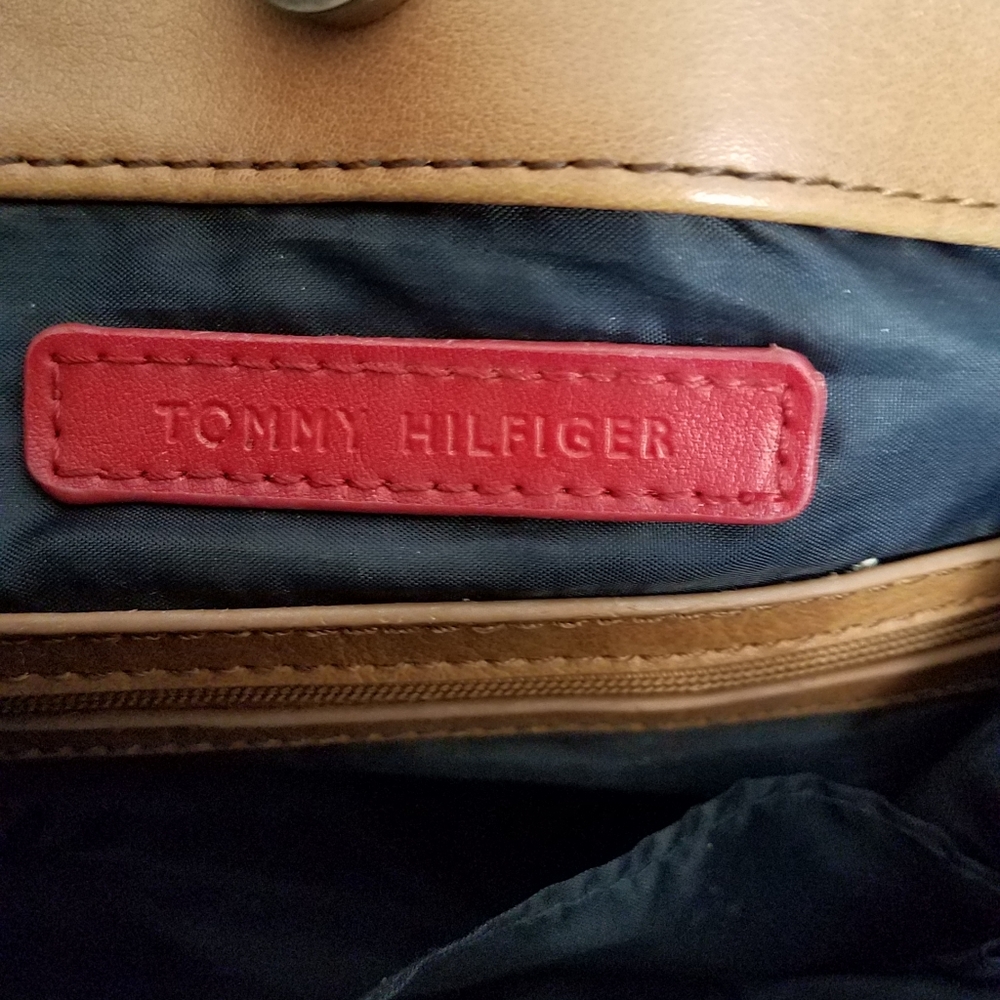 SALE! $10 Tommy Hilfiger American Classics Handbag - Picture 7 of 16